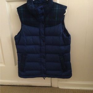 The North Face Vest Size Medium Plaid Details on Shoulders Navy Quilted